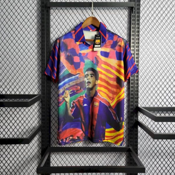 Retro Barcelona 1993/94 Romario Jersey - Image 3