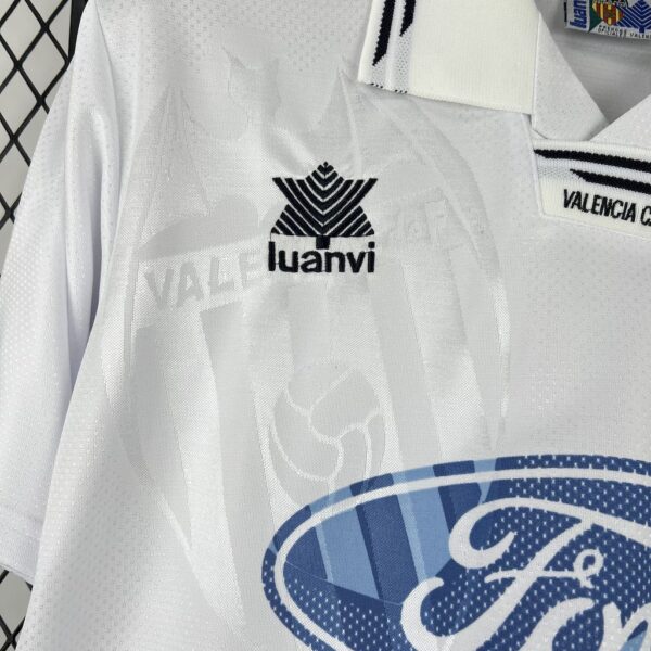 Retro Valencia CF 1999/00 Home Jersey - Image 8
