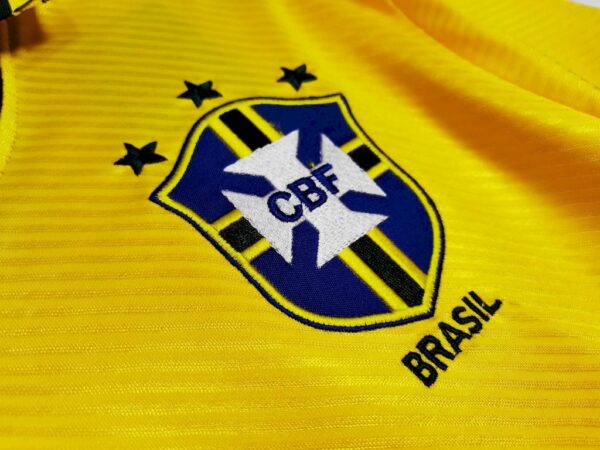 Retro Brazil 1994 World Cup Home Jersey - Image 2