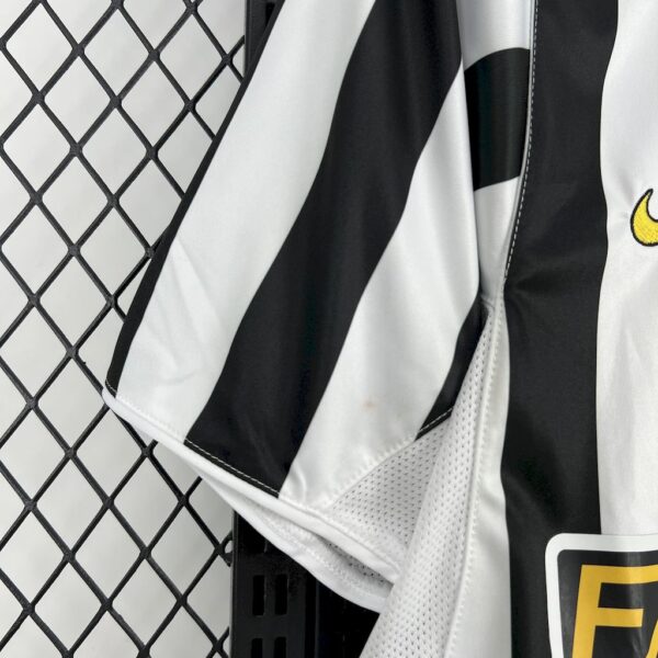 Retro Juventus 2002/03 Home Jersey - Image 6