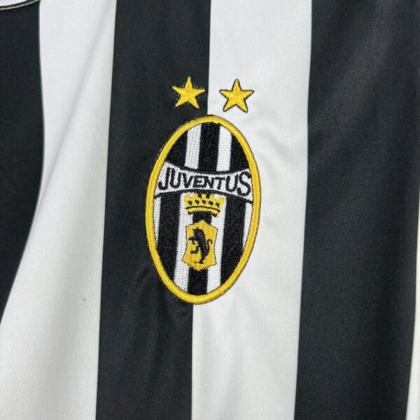 Retro Juventus 2002/03 Home Jersey - Image 4