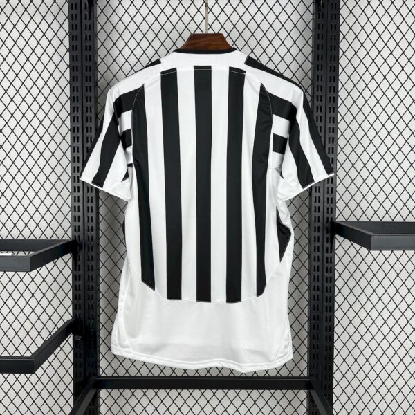 Retro Juventus 2002/03 Home Jersey - Image 2