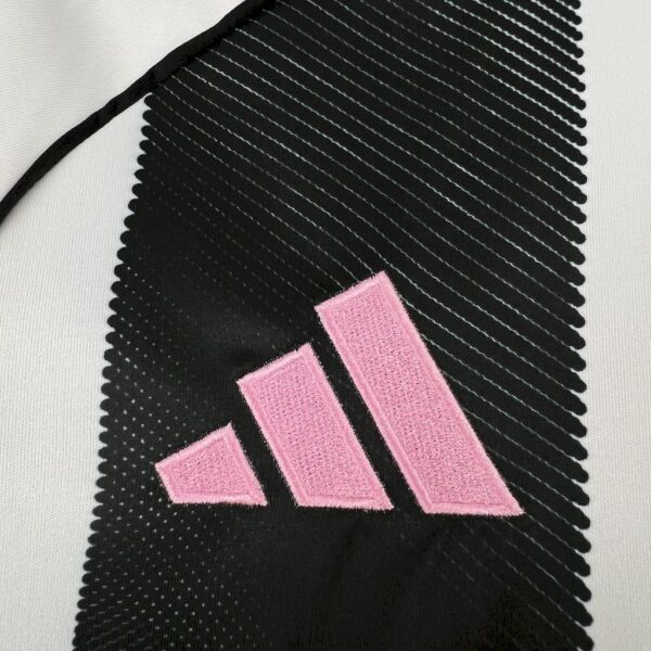 Men's Juventus 2025/26 Home Jersey - Image 5