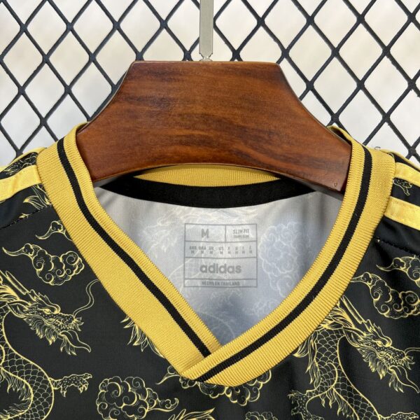 Men's Real Madrid 2025/26 Black Golden Dragon Edition Jersey - Image 7