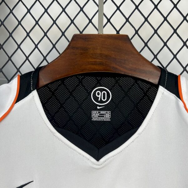 Retro Valencia CF 2004/05 Home Jersey - Image 7