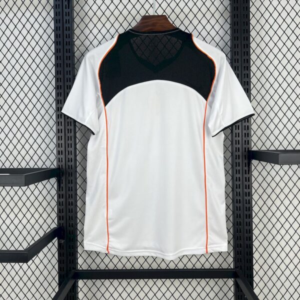 Retro Valencia CF 2004/05 Home Jersey - Image 2