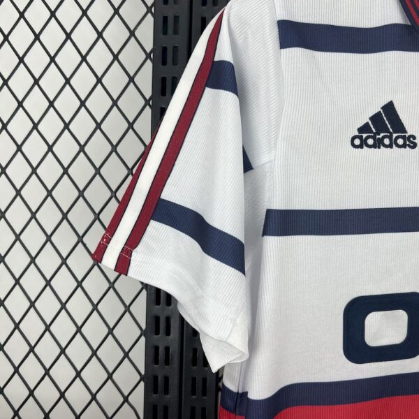 Retro Bayern Munich 1998/00 Home Jersey - Image 6