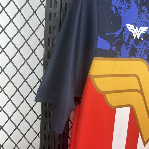 Men's Atletico Madrid 2025/26 Fantasyt Wonder Woman Jersey - Image 4