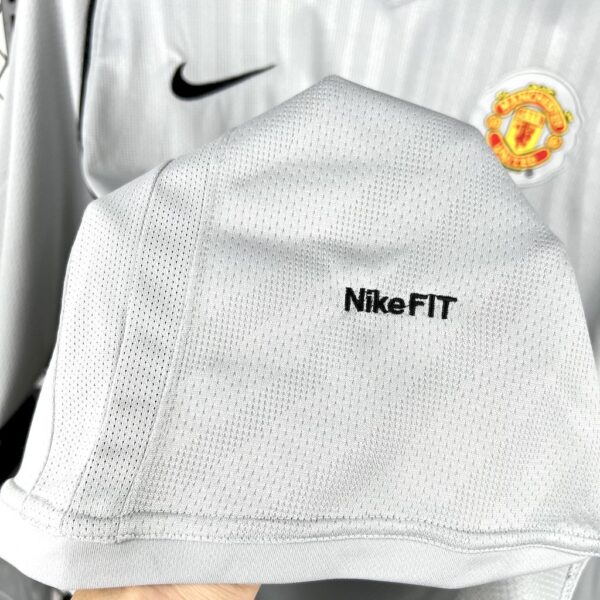Retro Manchester United 2007/08  Grey Goalkeepe Long Sleeves Jersey - Image 4