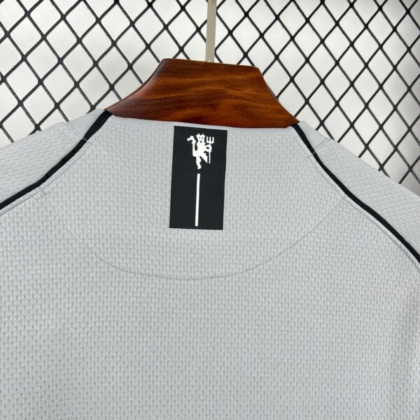 Retro Manchester United 2007/08  Grey Goalkeepe Long Sleeves Jersey - Image 3
