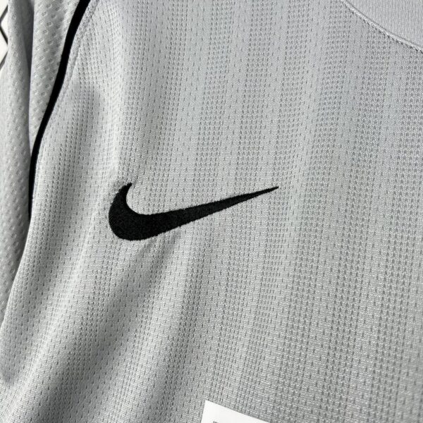 Retro Manchester United 2007/08 Goalkeeper Jersey - Image 7
