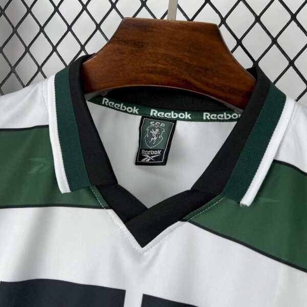 Retro Sporting CP 2000/01 Home Jersey - Image 9