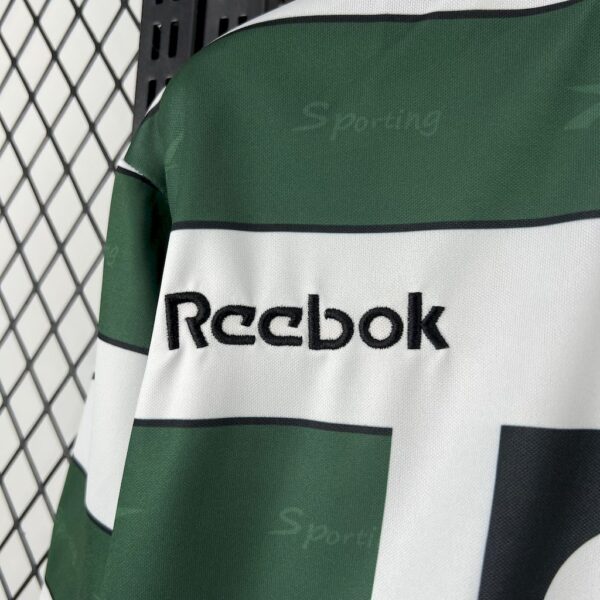 Retro Sporting CP 2000/01 Home Jersey - Image 7