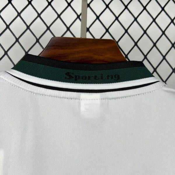 Retro Sporting CP 2000/01 Home Jersey - Image 3