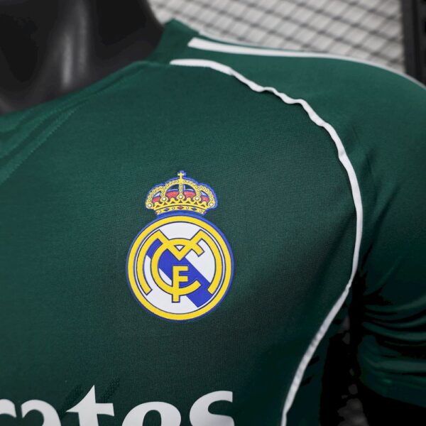 Men's Real Madrid  2025/26 Green special edition Jersey Player Version - Image 8