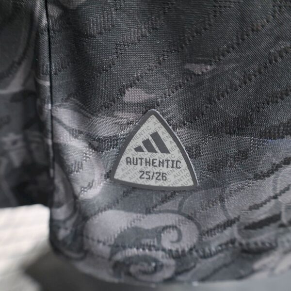 Men's Real Madrid  2025/26 Dragon special edition Jersey Player Version - Image 3