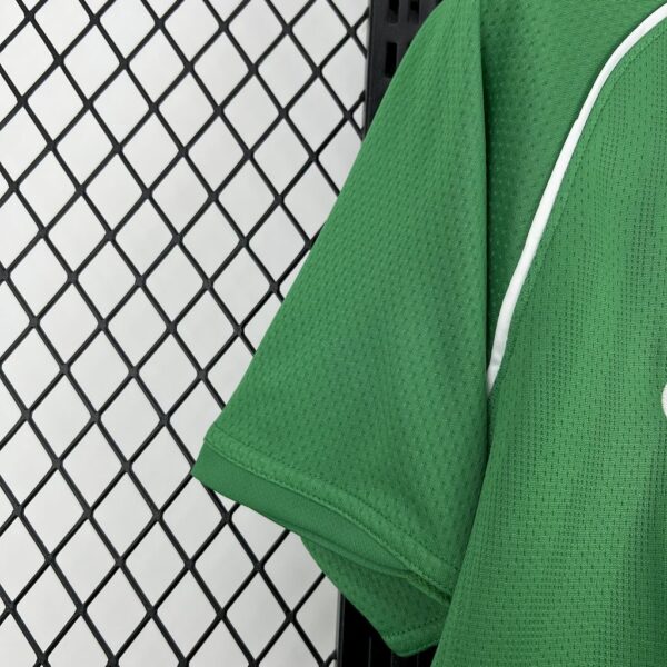 Retro Manchester United 2007/08 Goalkeeper Jersey - Image 9