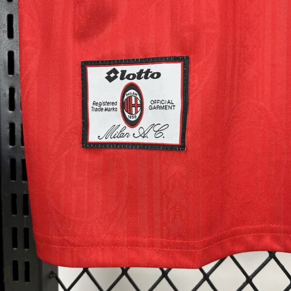 Retro AC Milan 1998/99 Away Red Jersey - Image 4