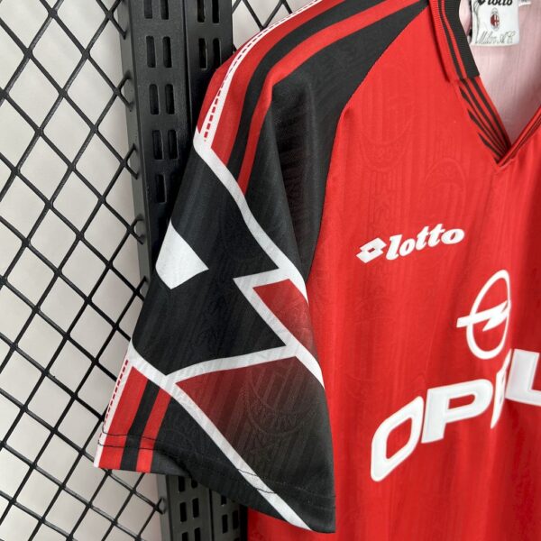 Retro AC Milan 1998/99 Away Red Jersey - Image 3