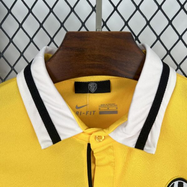 Retro Juventus 2013/14 Third Jersey - Image 8