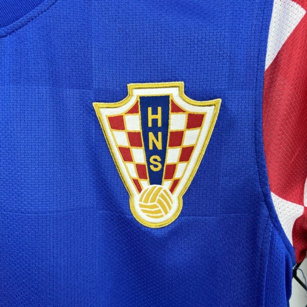 Retro Croatia 2010 Away Jersey - Image 7