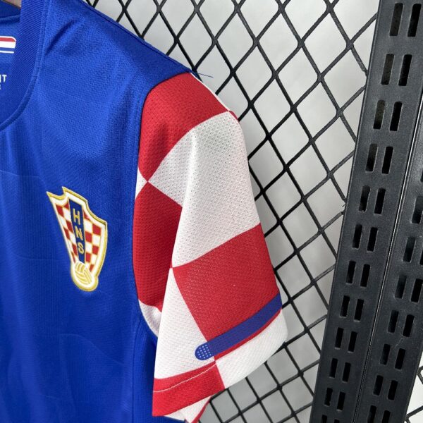Retro Croatia 2010 Away Jersey - Image 4