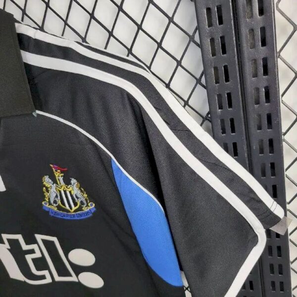 Retro Newcastle United 2001/02 Away Jersey - Image 8