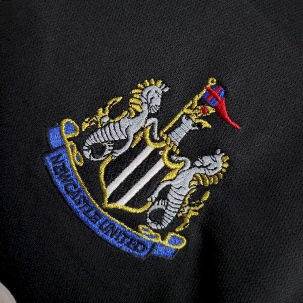 Retro Newcastle United 2001/02 Away Jersey - Image 7