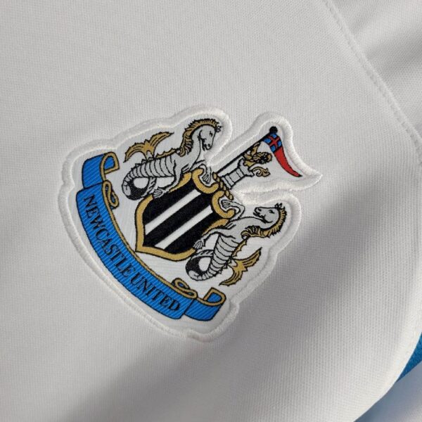 Retro Newcastle United 1999/2000 Away Jersey - Image 9