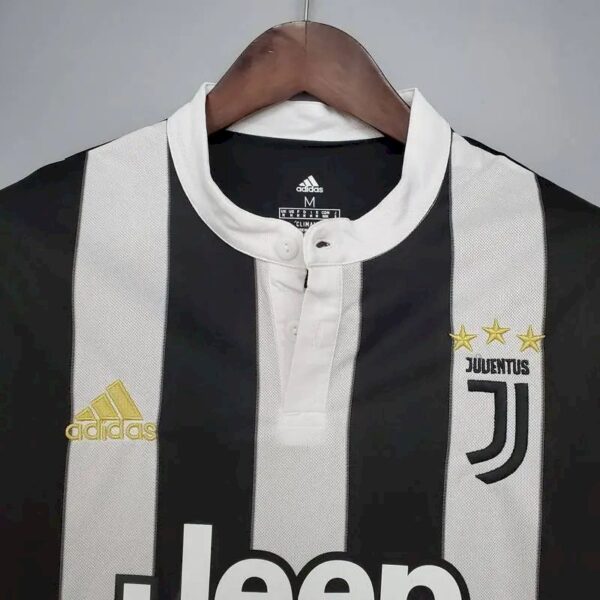 Retro Juventus 2017/18 Home Jersey - Image 2