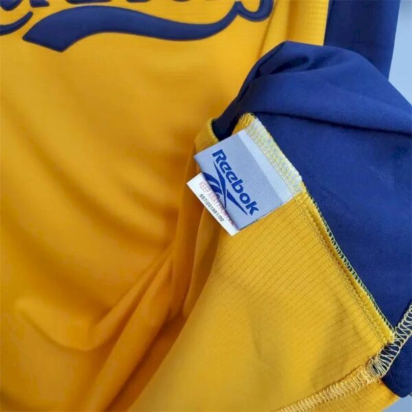 Retro Liverpool 2000/01 Away Jersey - Image 6