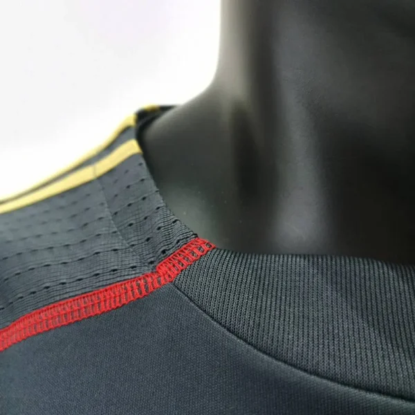 Retro Liverpool 2009/10 Away Jersey - Image 5