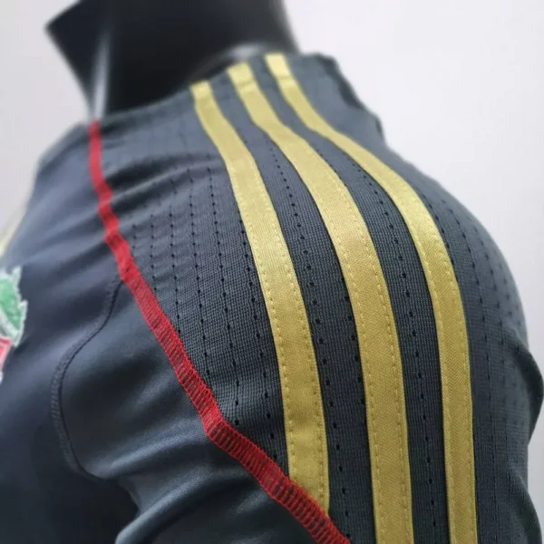 Retro Liverpool 2009/10 Away Jersey - Image 7