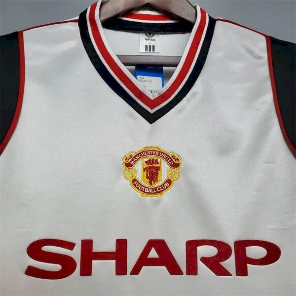 Retro Manchester United 1985 White Jersey - Image 2