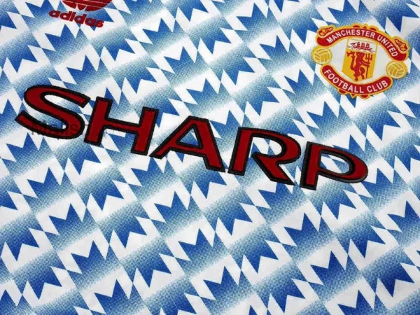 Retro Manchester United 1990/92 Away Long Sleeves Jersey - Image 12