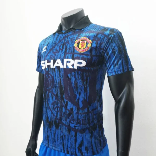 Retro Manchester United 1992/93 Away Jersey - Image 15