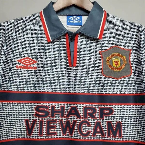 Retro Manchester United 1995/96 Away Jersey - Image 2