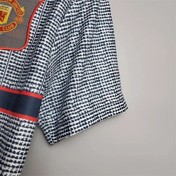 Retro Manchester United 1995/96 Away Jersey - Image 6