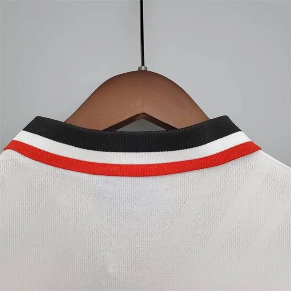 Retro Manchester United 1996/97 Away Jersey - Image 7