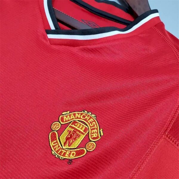 Retro Manchester United 2000/01 Home Jersey - Image 5