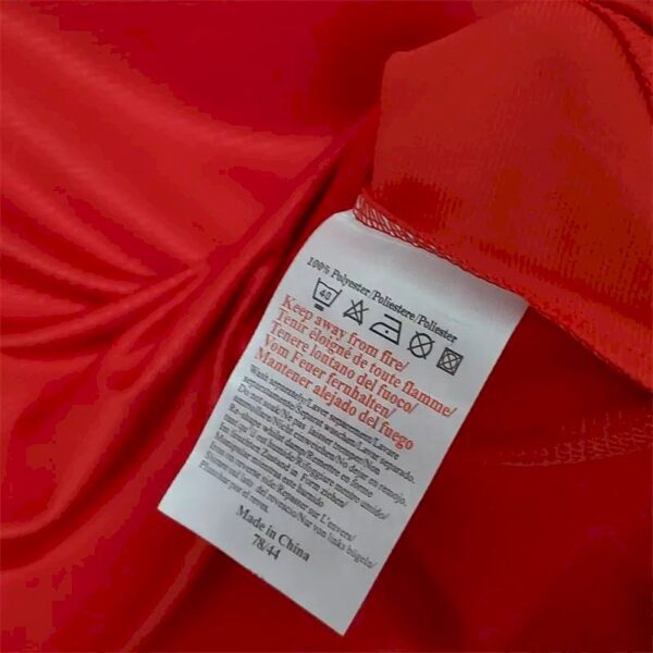Retro Manchester United 2000/01 Home Jersey - Image 7