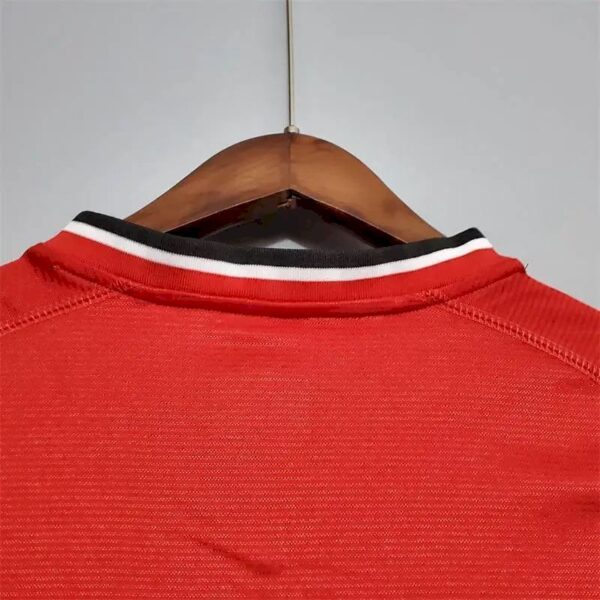 Retro Manchester United 2000/01 Home Jersey - Image 8