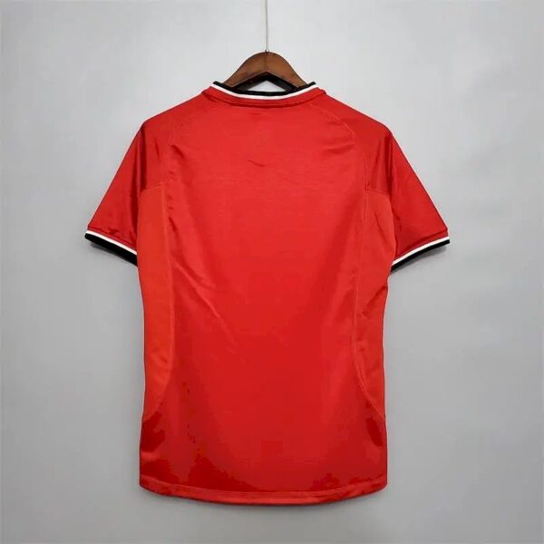 Retro Manchester United 2000/01 Home Jersey - Image 9