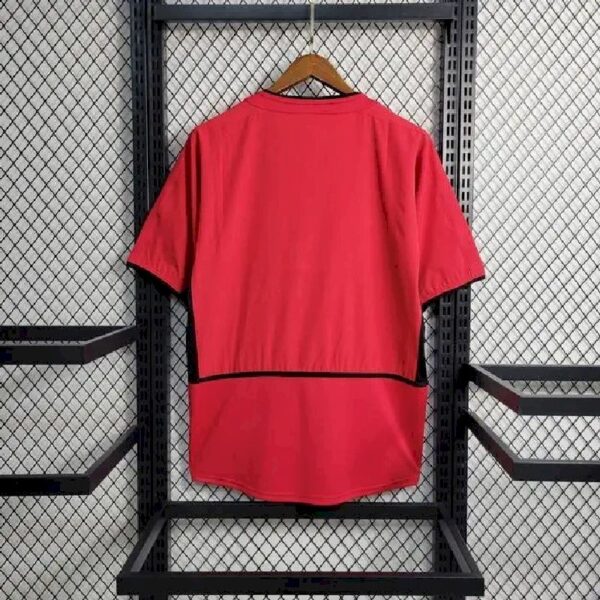 Retro Manchester United 2002/04 Home Jersey - Image 9