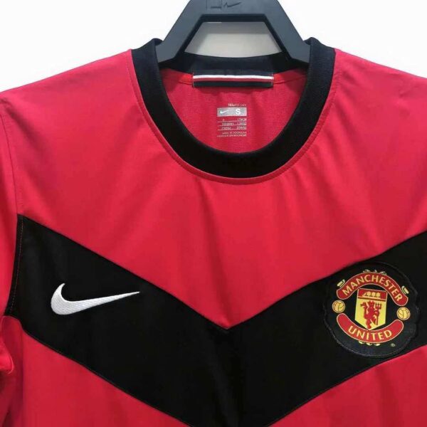 Retro Manchester United 2009/10 Home Jersey - Image 2