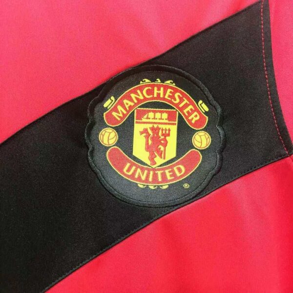 Retro Manchester United 2009/10 Home Jersey - Image 5