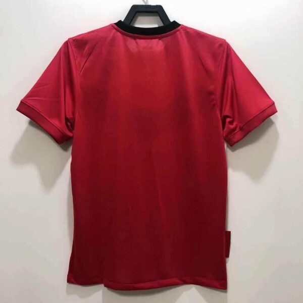 Retro Manchester United 2009/10 Home Jersey - Image 7