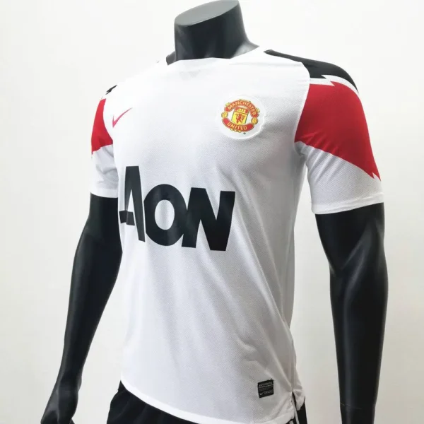 Retro Manchester United 2010/11 Away Jersey - Image 3