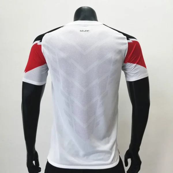 Retro Manchester United 2010/11 Away Jersey - Image 4