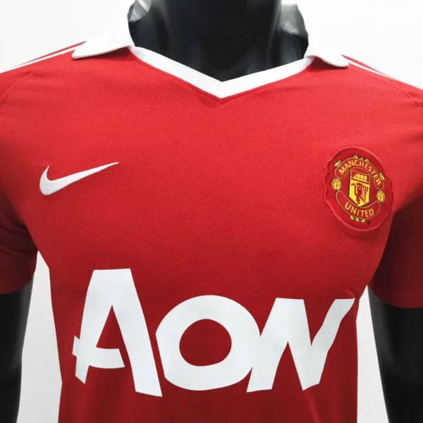 Retro Manchester United 2010/11 Home Jersey - Image 2